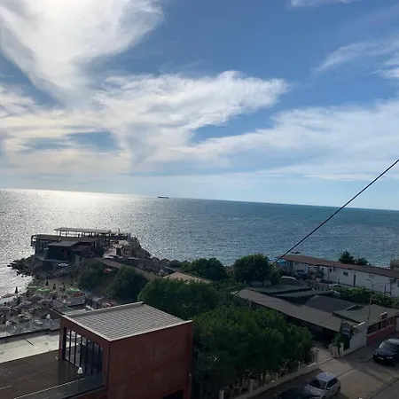 Seafront דירה *